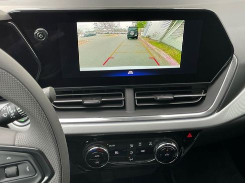 New 2026 Chevrolet Trax LT image 18