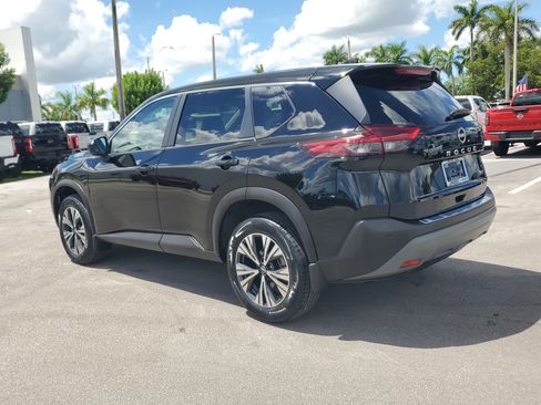 Used 2023 Nissan Rogue SV image 7