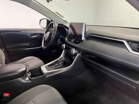 Used 2024 Toyota RAV4 XLE FWD image 11