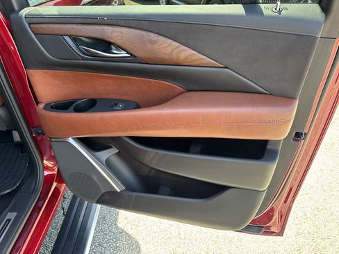 Used 2018 Cadillac Escalade ESV Premium Luxury image 16
