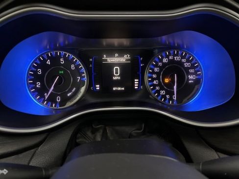 Used 2015 Chrysler 200 Limited w/ Convenience Group image 57