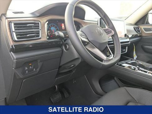 New 2026 Volkswagen Atlas SE FWD image 11