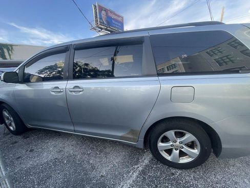 Used 2014 Toyota Sienna LE FWD image 14