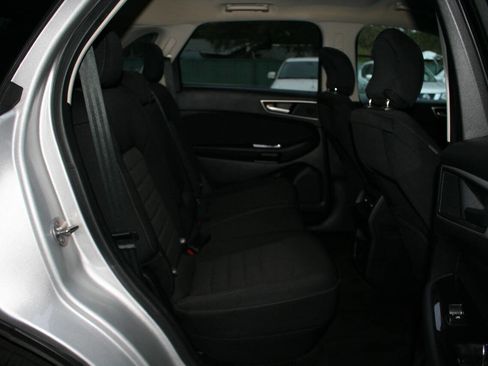 Used 2018 Ford Edge SEL image 18