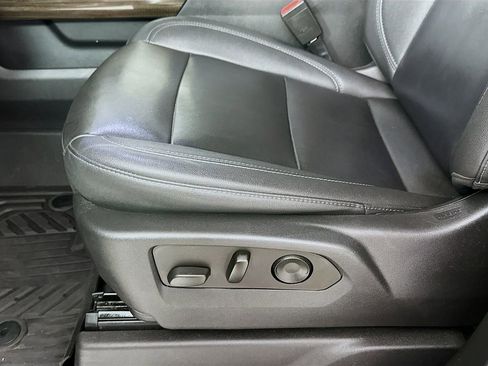 Used 2022 Chevrolet Silverado 1500 LT Trail Boss w/ LT Trail Boss Premium Package image 9