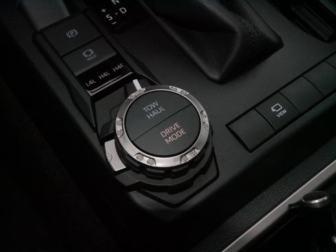 Certified 2025 Toyota 4Runner Limited image 28