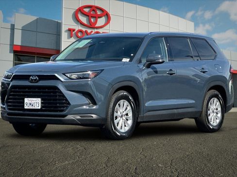 Certified 2025 Toyota Grand Highlander FWD image 7