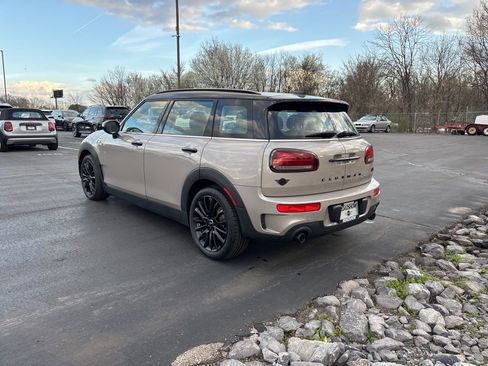 Used 2022 MINI Cooper Clubman S w/ Premium Package image 4