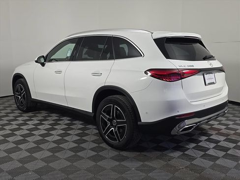Used 2026 Mercedes-Benz GLC 300 4MATIC image 3