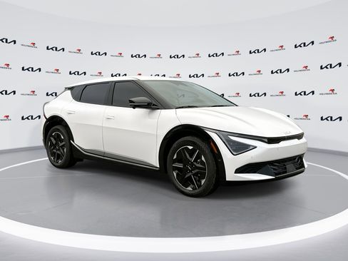New 2025 Kia EV6 Wind image 1