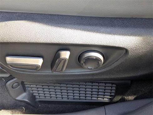 Used 2024 Toyota Sienna XLE image 21