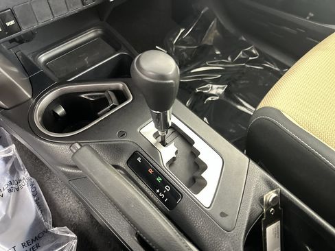 Used 2018 Toyota RAV4 XLE w/ Plus Extra Value Package AWD/4WD image 15