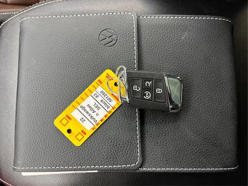 Used 2022 Volkswagen Atlas SEL Premium image 42