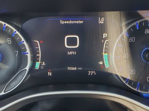Used 2024 Chrysler Pacifica Touring-L FWD image 13