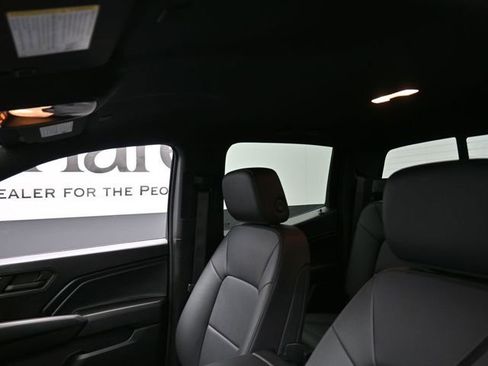 Used 2024 Chevrolet Colorado Trail Boss w/ Advanced Trailering Package image 17