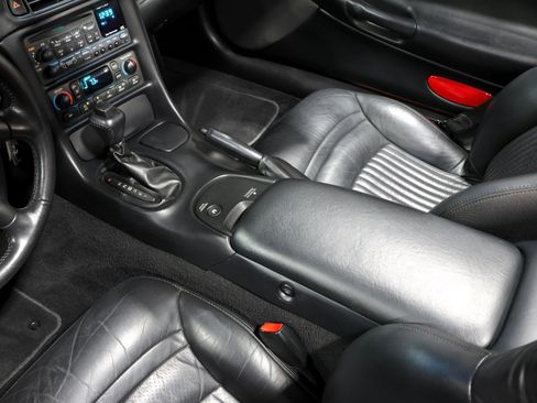 Used 2004 Chevrolet Corvette Convertible w/ Preferred Equipment Group RWD image 65