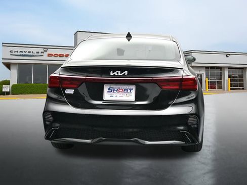 Used 2024 Kia Forte GT-Line w/ GT-Line Premium Package FWD image 4