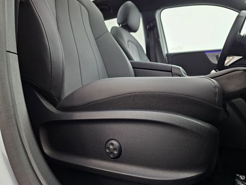 Certified 2025 Mercedes-Benz GLB 250 4MATIC image 18