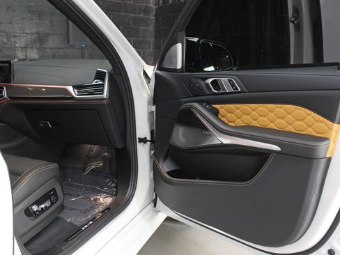 Used 2021 BMW X5 M w/ Competition Package image 30