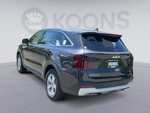 New 2026 Kia Sorento LX FWD image 4