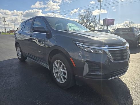 Used 2023 Chevrolet Equinox LT image 3