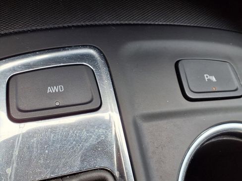 Used 2024 Chevrolet Equinox LT image 18