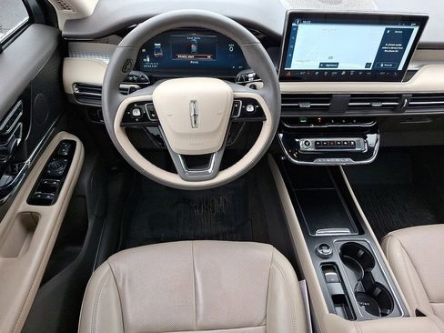 Used 2023 Lincoln Corsair AWD w/ Equipment Group 101A image 12