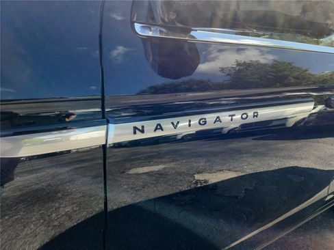 New 2026 Lincoln Navigator Reserve image 10