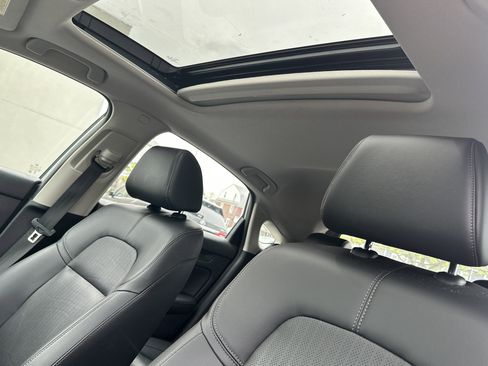 Used 2024 Honda Civic EX-L image 9