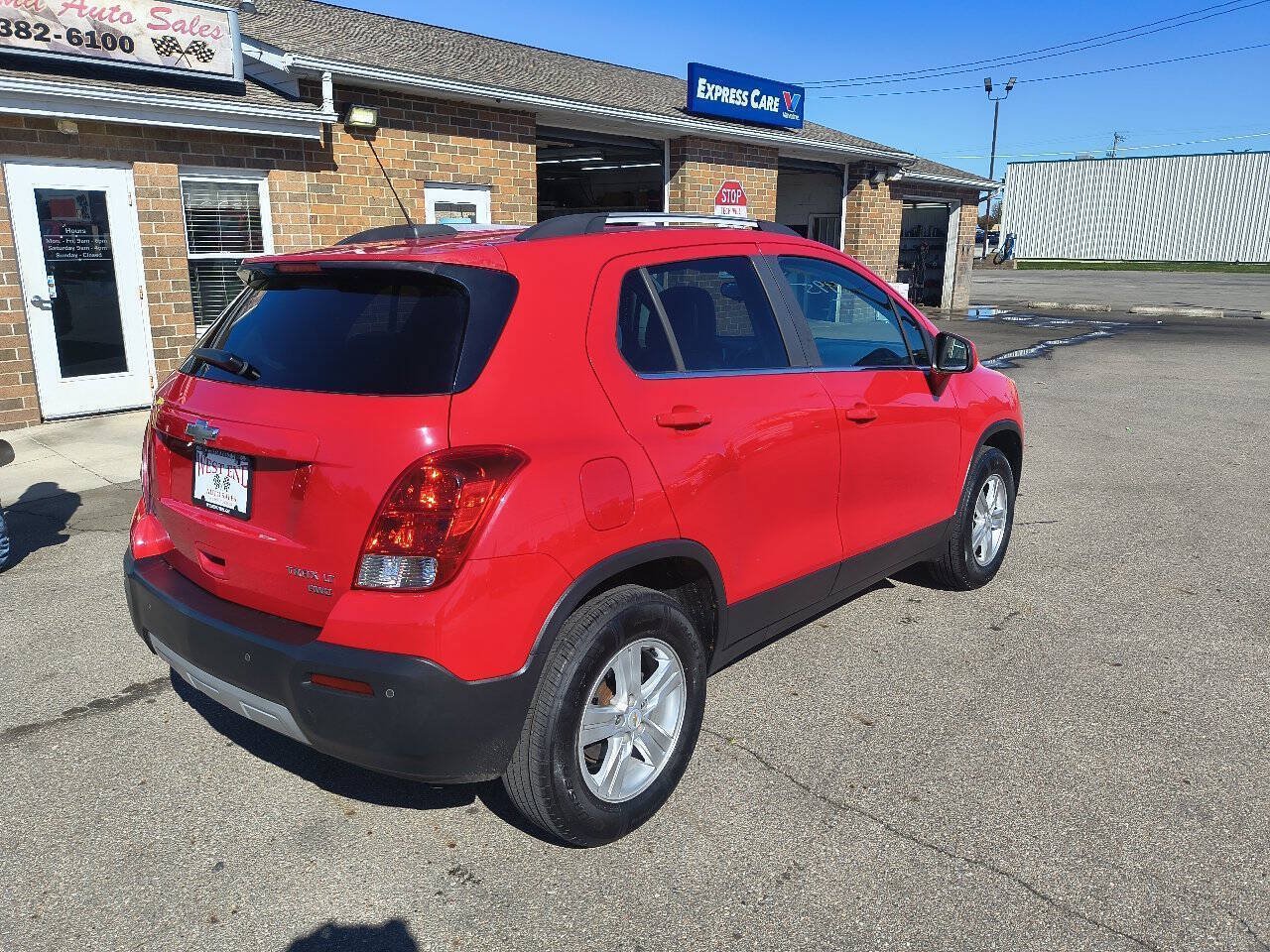 Used 2015 Chevrolet Trax LT w/ LT Sun and Sound Package AWD/4WD image 4