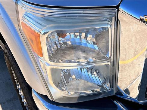 Used 2015 Ford F250 XLT w/ XLT Interior Package image 25