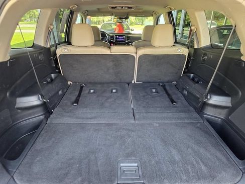 Used 2016 Honda Pilot Touring image 15
