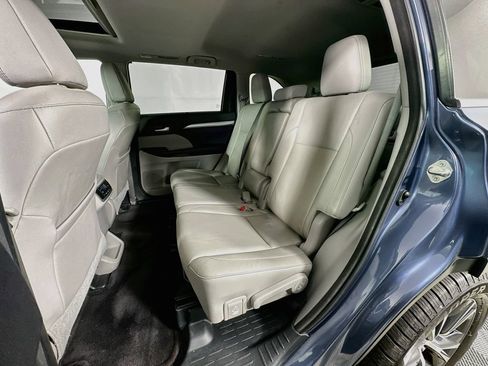 Used 2016 Toyota Highlander XLE FWD image 30