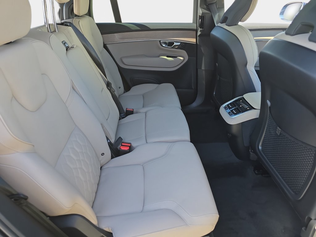 Used 2026 Volvo XC90 B6 Plus w/ Protection Package Premier AWD/4WD image 13