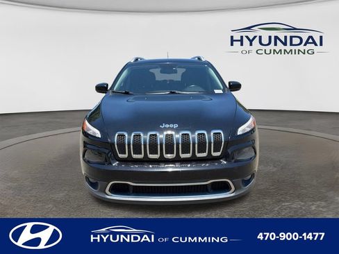 Used 2017 Jeep Cherokee Limited w/ Luxury Group AWD/4WD image 2