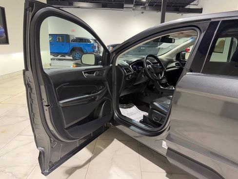 Used 2020 Ford Edge Titanium w/ Equipment Group 301A FWD image 20