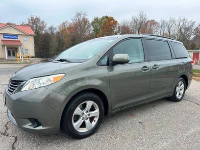 Used 2011 Toyota Sienna LE w/ Towing Pkg