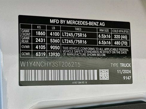 Used 2025 Mercedes-Benz Sprinter 2500 image 30
