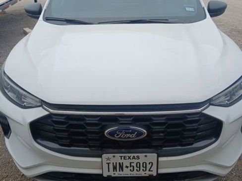 Used 2023 Ford Escape ST-Line w/ Tech Pack #1 image 3