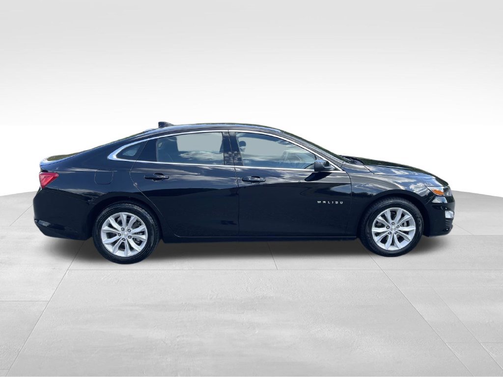 Used 2025 Chevrolet Malibu LT FWD image 2