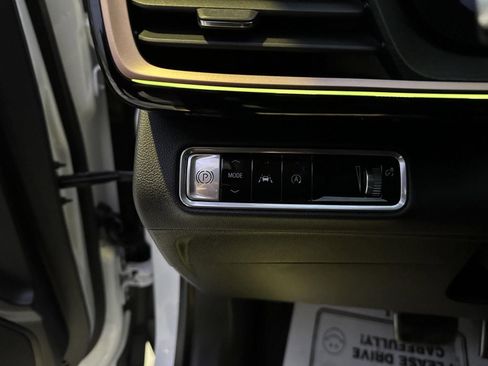 Used 2025 Buick Envision Sport Touring image 24