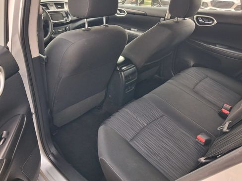 Used 2017 Nissan Sentra SV FWD image 4
