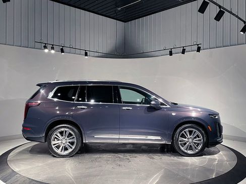 Used 2025 Cadillac XT6 Premium Luxury image 11