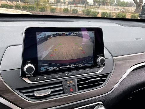 Used 2025 Nissan Altima 2.5 SV image 26