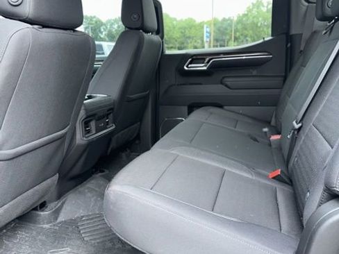 Used 2024 Chevrolet Silverado 1500 LT Trail Boss w/ Convenience Package II AWD/4WD image 17