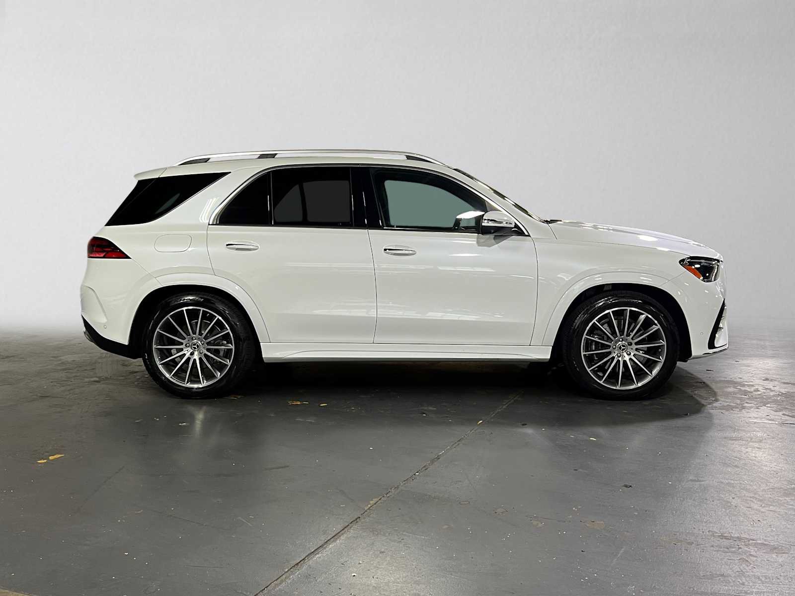 Used 2026 Mercedes-Benz GLE 580 4MATIC image 2