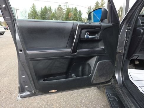 Used 2020 Toyota 4Runner TRD Off-Road image 40