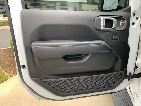 Used 2022 Jeep Wrangler Unlimited Sahara w/ LED Lighting Group image 14