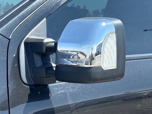 Used 2017 Nissan Titan SL AWD/4WD image 53