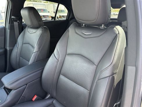 Used 2022 Cadillac XT4 Sport w/ Comfort Package image 11
